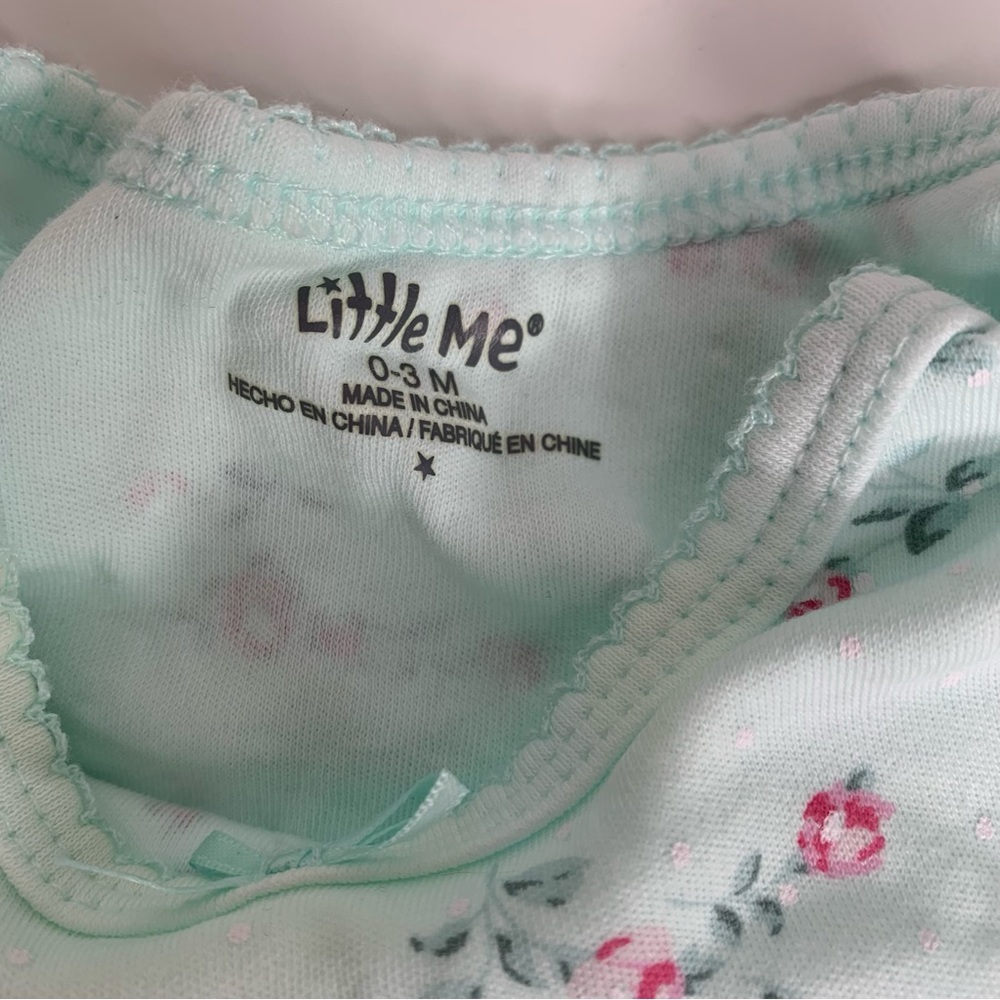Carters and Little Me | 5 piece Newborn Clothing Bundle - Picture 4 of 10